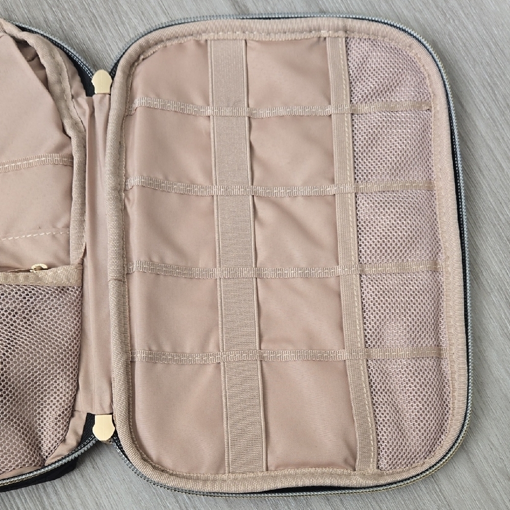 Stylish Black Electronic Organizer Bag - Picture 4 of 9